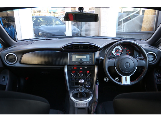 ���S�ԓ��O���N���[�j���O�ς݁��O�������グ�E�A���~�z�C���E�������E�V��E�t���A�}�b�g�E�V�[�g�S�ȁE�h�A���E�p�l���S�́E�K���X�Ȃǎԓ��̋��X�܂ōR�ې����X�^�b�t������䂱������Ď{�H���Ă��܂���