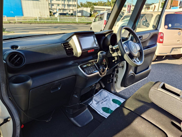 厳選仕入れをしておりますので、お客様の納得のいく1台がきっと見つかります。支払総額の中には車検費用・当年度の自動車税、全て含んでおります。ご安心してお任せください。