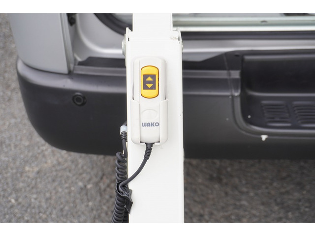 �V�Ԓ����������Ă���܂��B���g�p�̎ԂȂǂ����Ŕ[���������g���b�N����������u���Ă���܂��̂ł������������B