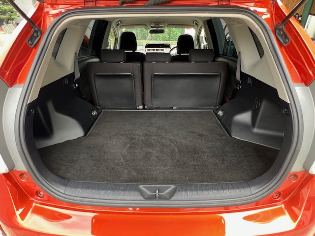 乗車定員乗ってもトーンクスペース十分確保できます!