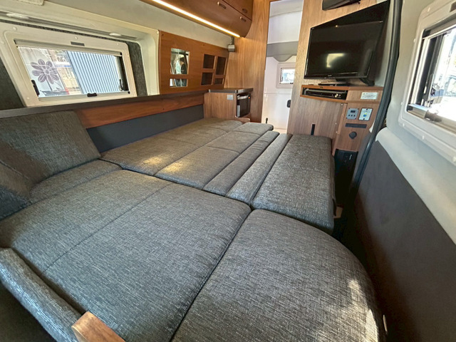 �_�C�l�b�g�͊ȒP�Ƀx�b�h�W�J�\�ł�!���@��210cm&times;155cm�ƂȂ��Ă���܂�!