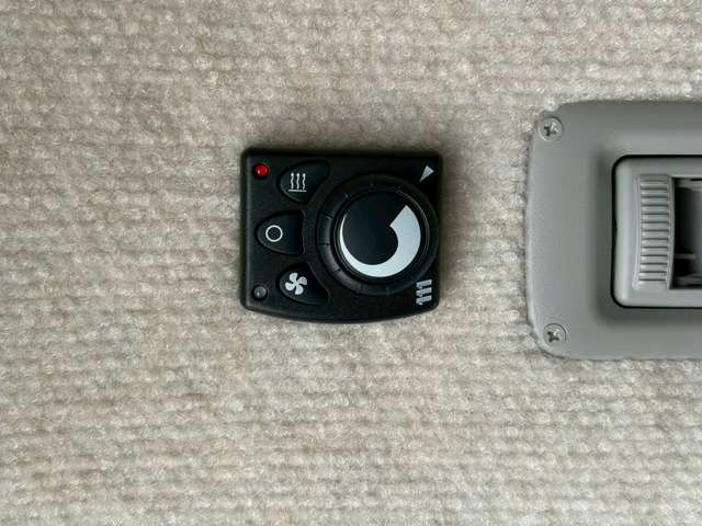 ��l�C��FF�q�[�^�[�t���ł��B�~������K�ɂ��߂��������܂��B�ԑ̂̔R�����g���̂ŔR���̕⋋�Ȃǂ��K�v�L��܂���!