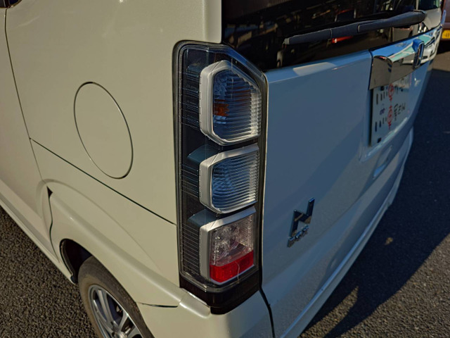 ミッションの変速ショックや異音、オイル漏れ等は、仕入れ前に確認しております。エアコンや電気系なども納車前に事前点検致します。また、納車前にお客様ご自身でもご確認頂き、ご納得頂きますので、ご安心下さい。