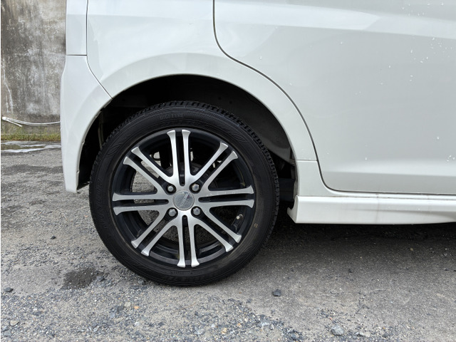 �t�����g�A���A���ɎЊO�A���~�z�C�[������������Ă���܂��B�S�̂����Ă��o�����X���悭�������Ă���܂��B