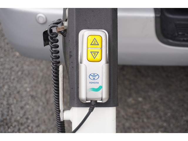 �V�Ԓ����������Ă���܂��B���g�p�̎ԂȂǂ����Ŕ[���������g���b�N����������u���Ă���܂��̂ł������������B