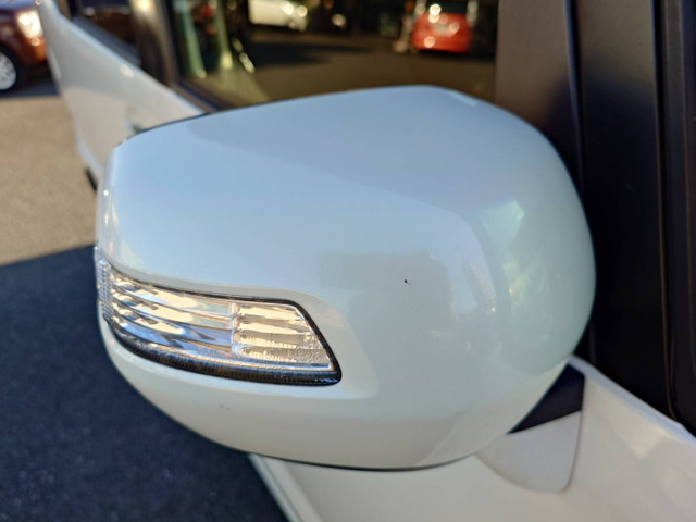 程度が悪い車が安いのは当たり前です。当店はコストを安く!薄利多売価格設定でお客様が良質安価な車両に出会える事にこだわっております。少し年式が古くても程度の良い車両は沢山あります!