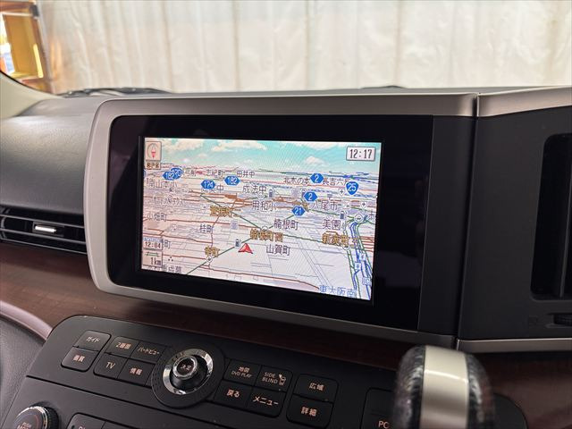 【雨の日も大丈夫】 雨の日や夜に中古車は選びにくいですよね。でも当店なら安心。電話予約を頂ければ明るい屋根下へ移動しておきます。じっくりご覧いただけますヨ(^^)v