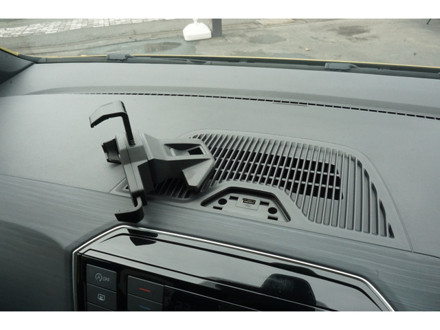 ����USB���t���Ă��܂��B�[�d���Ȃ���g���܂��B