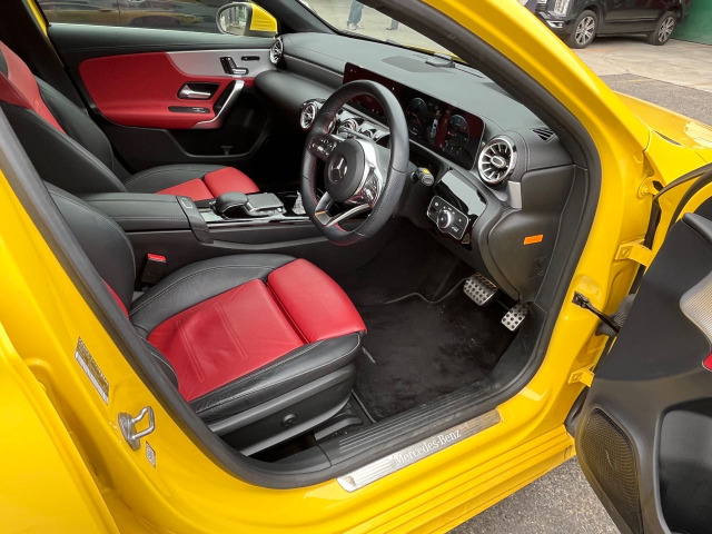 ご覧頂きまして誠に有難うございます!!是非ご来店して頂き、実際にご覧になって頂ければと思います。お客様からのご連絡をスタッフ一同、心よりお待ちしております