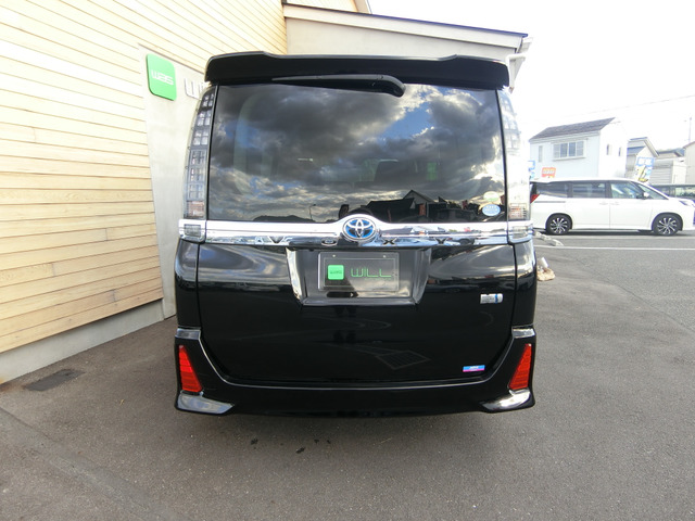 ヴォクシー1.8 ハイブリッド ZS