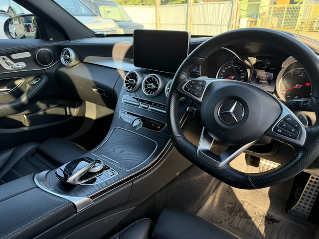 �C���e���A�p�l�����u���b�N�E�b�h�ō�����������܂�