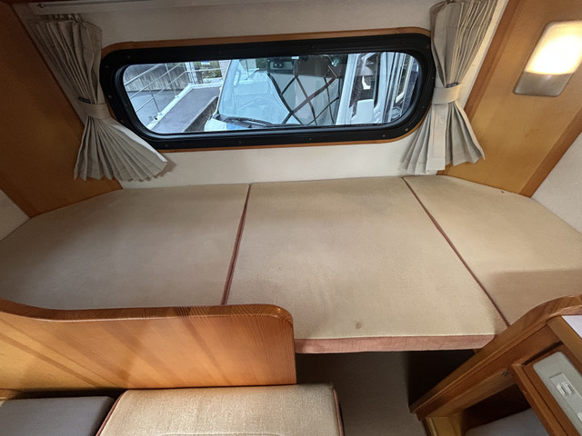 �Ō㕔�ɂ͏�݃x�b�h���������܂�!���@�́A169cm&times;60cm�ƂȂ��Ă���܂�!