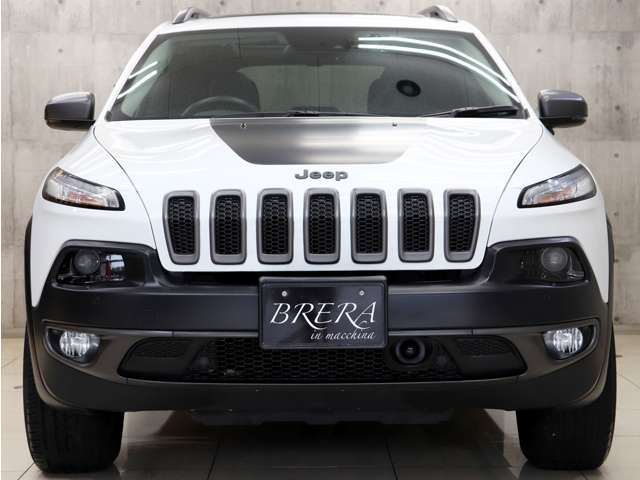 �����I�ȃ{���l�b�g�̃u���b�N�f�J�[���𑕒������t�����g�ƂȂ��Ă���܂��B�I�t���[�h���\�ɓ��������H���j�������߂邽�߂̑��������ڂ���Ă���`�F���L�[�g���C���z�[�N�����ɂ��܂���!