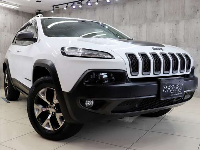 �ǂ̊p�x���猩�Ă��A���͂̃t�H�����Ɏd�オ���Ă���܂��B