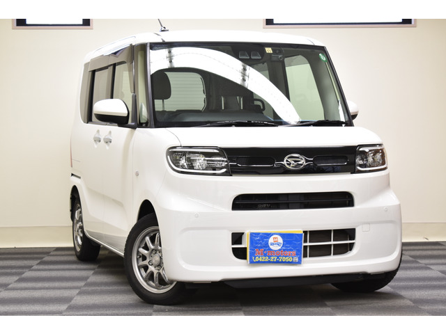 純正ナビやフルセグTV、バックカメラはもちろん前後カメラのドライブレコーダーも付いています初めてのマイカーや施設の送迎車に最適な1台お早めにご連絡ください。