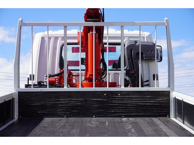 �V�Ԓ����������Ă���܂��B���g�p�̎ԂȂǂ����Ŕ[���������g���b�N����������u���Ă���܂��̂ł������������B