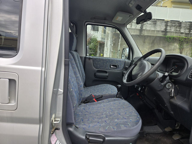 シートも広々です。(支払総額19.8万円・圏内に限り・車検令和9年7月・リフトアップ)