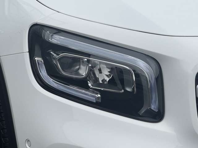 LED�w�b�h���C�g�̓f�U�C���������ł͂Ȃ���Ԃ̈��S���ɔ��Ɍ��ʂ𔭊����܂�!