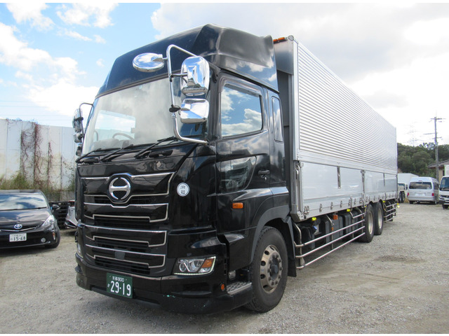 プロフィア冷凍冷蔵車