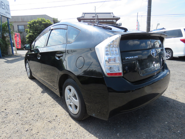 プリウス1.8 S