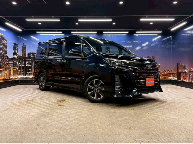 ノア(トヨタ) 2.0 Si W×B　後期型 黒半革シート 中古車画像