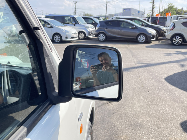 �y�x�����z���i�X�z���Ԃ������������܂��āA���ɗL�������܂��B�݌Ɏԗ��ɂȂ�܂��̂ŁA���񂲓s���̋X�������ɁA���ɗ��ĉ������B���X�\��������ƁA���ē����X���[�Y�ł��B