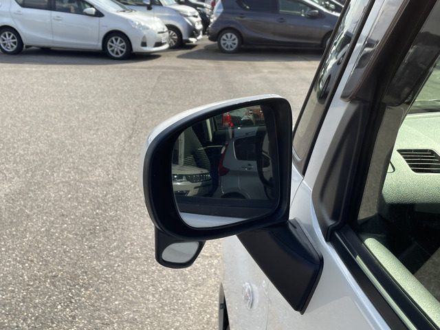 【支払総額推進店】お車をご覧い頂きまして、誠に有難う御座います。在庫車両になりますので、是非ご都合の宜しい時に、見に来て下さい。来店予約をされると、ご案内がスムーズです。