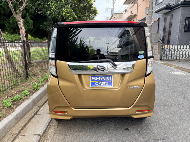 中古車に付き、外装傷が多少ございますが、ご了承下さい。