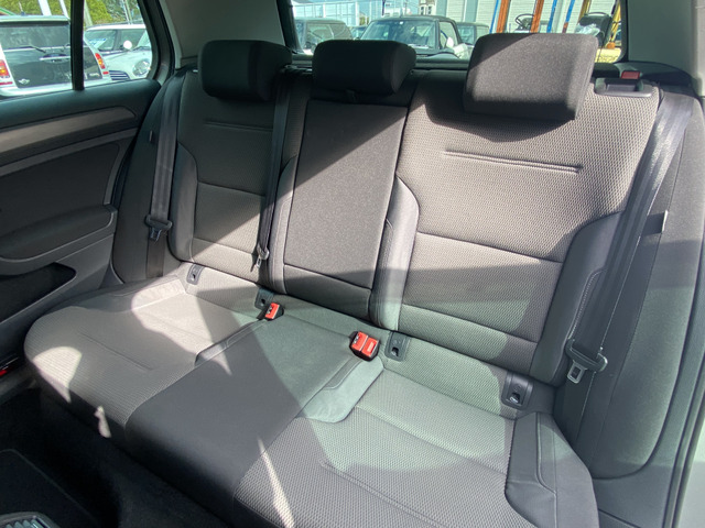 ���B�ԂȂ�ł͂̃z�[���h�͂̍����V�[�g���g�p���Ă���܂��B��Ȃɂ́A�`���C���h�V�[�g����t�\�ł��B