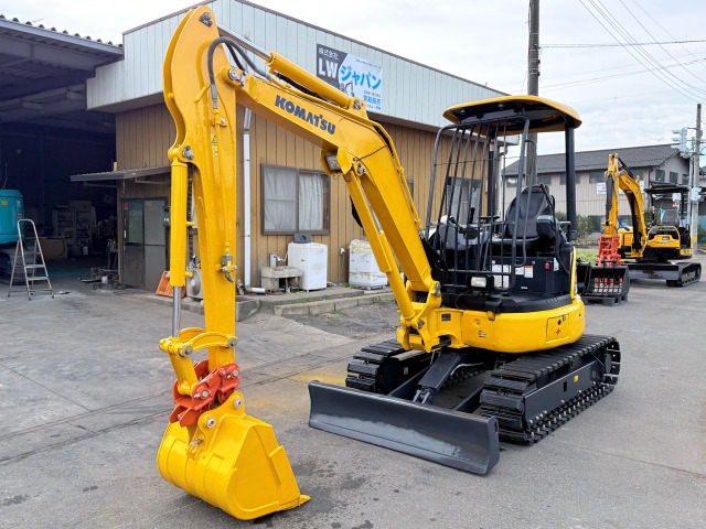 コマツ油圧ショベル