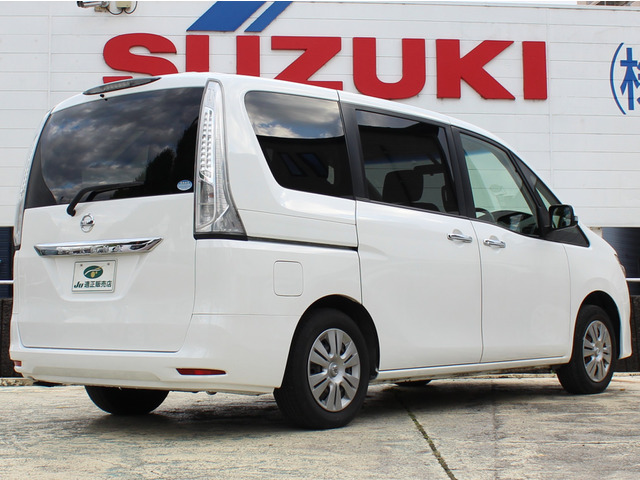 ���ԓ��O���ɂ����Ă͐�p�̓���ȍޗ����g�p���N���[�j���O���s���Ă���܂���