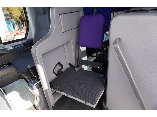 �V�Ԓ����������Ă���܂��B���g�p�̎ԂȂǂ����Ŕ[���������g���b�N����������u���Ă���܂��̂ł������������B