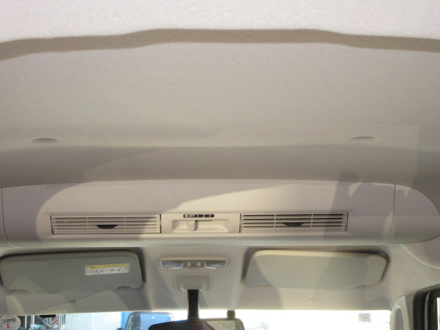 天井は黄ばみ汚れも少ない、とても綺麗な天井です。