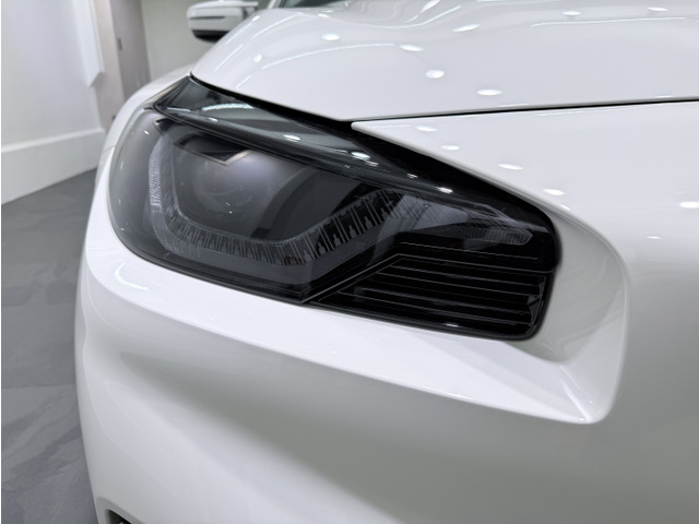 �A�_�v�e�B�uLED�w�b�h���C�g�́A�Ό��Ԃ��s�Ԃ����o���Ď����I�Ƀw�b�h���C�g�𒲐߂��A��Ԃ̉^�]���T�|�[�g���܂��B�s�X�n�Ȃǎ��͂̌��ʂ��\���ȏꍇ�́A����ɉ����Ď����I�Ƀn�C�r�[�����������܂��B