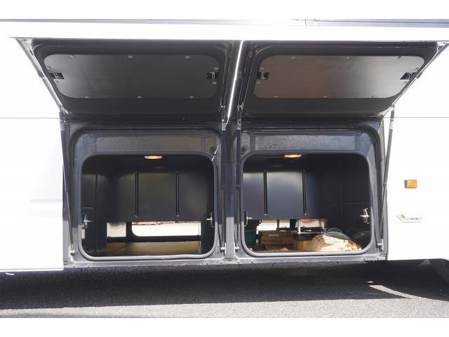 �L�x�ȃg���b�N�A���p�ԁA�n�C�G�[�X�Ȃǎ�舵���Ă���܂��B��xHP�������������Bhttp://www.vantruck.co.jp/