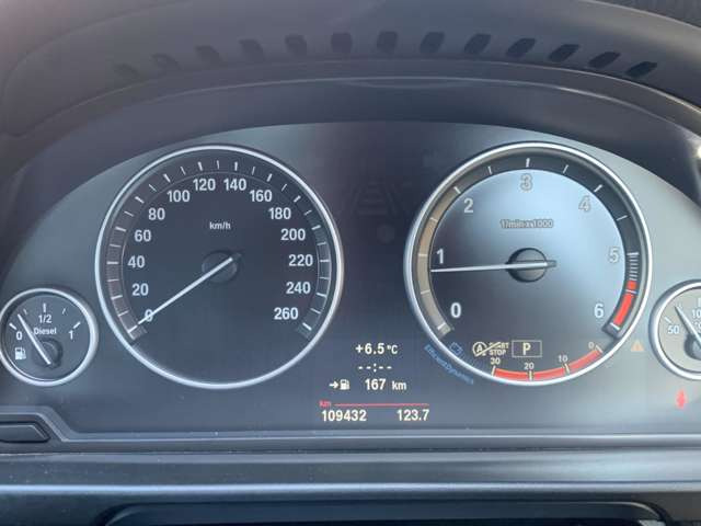 スピードメーターの状態です!見やすい仕様になっています★