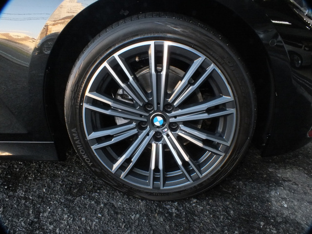 �t�����g�^�C���̓s�����������t���b�g�^�C���Ɍ����v���܂��A�z�C�[���ɃK�����͗L��܂���!