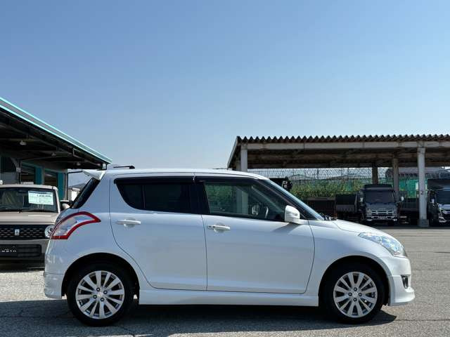 ���X�̏ꏊ�͉w���班������������܂��B�Ŋ�w�_���w����̑��}������܂��̂œd�ԂɂĂ��z���̕��͂����k����������