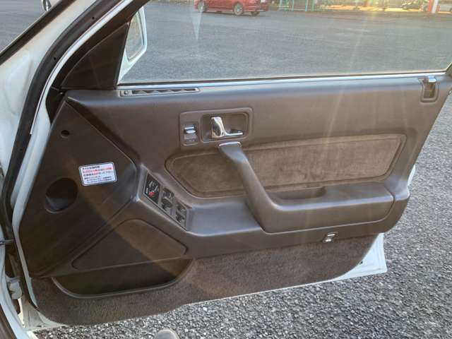 ���암�ł��B�X�C�b�`�ȂǕ�����Ȃ������͒��ڂ������������܂���