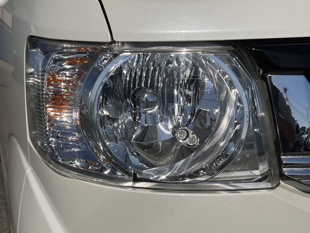 �y�x�����z���i�X�z���Ԃ������������܂��āA���ɗL�������܂��B�݌Ɏԗ��ɂȂ�܂��̂ŁA���񂲓s���̋X�������ɁA���ɗ��ĉ������B���X�\��������ƁA���ē����X���[�Y�ł��B