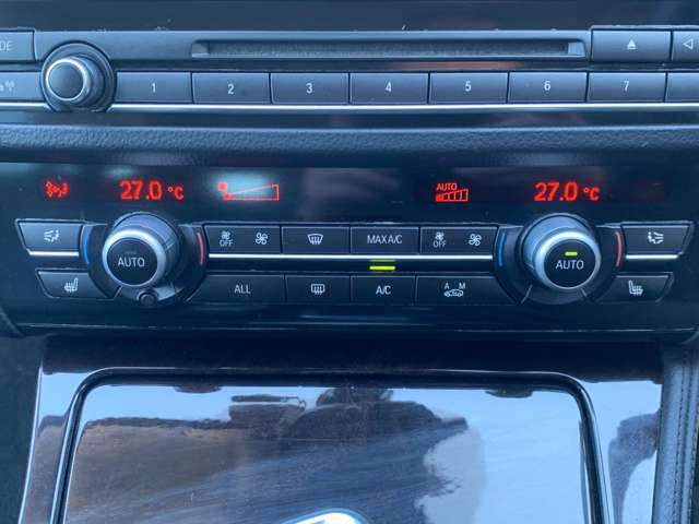 操作部です。スイッチなど分からない部分は直接ご説明いたします♪