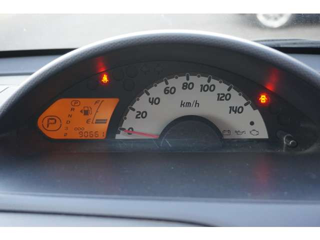 �f�����Ԃ̏�񂪓ǂݎ���A���₷���V���v���ȃf�U�C���̃��[�^�[�ł���