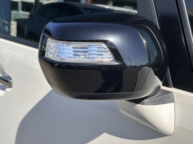 �y�x�����z���i�X�z���Ԃ������������܂��āA���ɗL�������܂��B�݌Ɏԗ��ɂȂ�܂��̂ŁA���񂲓s���̋X�������ɁA���ɗ��ĉ������B���X�\��������ƁA���ē����X���[�Y�ł��B