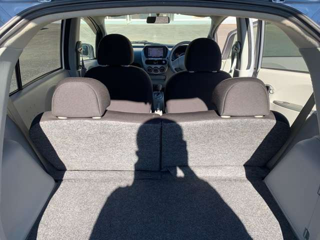 �g�����N�X�y�[�X���Y��ȏ�Ԃ��ۂ���Ă���܂��B�Z�J���h�V�[�g��|���΍L���X�y�[�X���m�ۂł��܂��B