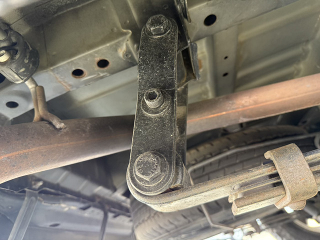 4WD���L�̃��A��������������邽�߂Ƀ��A�����O�V���b�N���ŏ������t�g�A�b�v���Ă��܂�