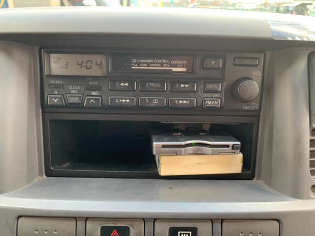 ���암�ł��B�X�C�b�`�ȂǕ�����Ȃ������͒��ڂ������������܂���