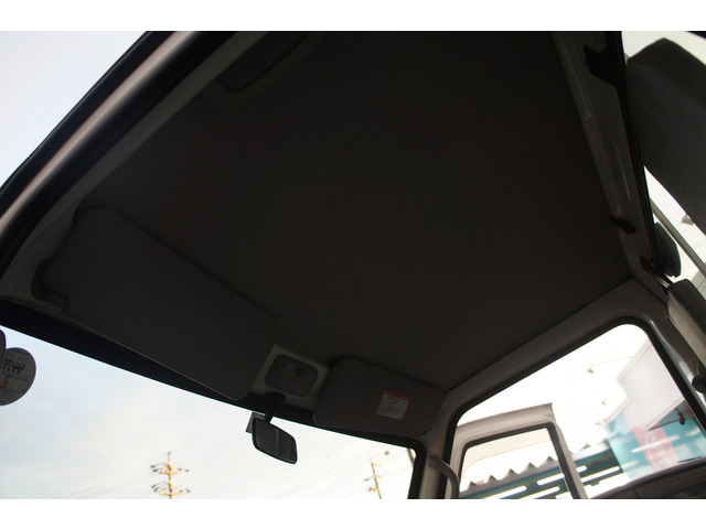 ☆MEGA級展示場在庫100台!全店舗300台以上!☆軽自動車コーナー、コンパクト車コーナー、1BOX&ステーションワゴンコーナー、輸入車コーナーずらりとご用意しております♪