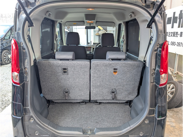 ���A�V�[�g���g�p���Ă����Ԃł��\���ȃ��Q�b�W�X�y�[�X���m�ۂ���Ă܂��B���������A�V�[�g�͑O��ɃX���C�h����̂ōX�ɍL���X�y�[�X���m�ۂ���܂��B