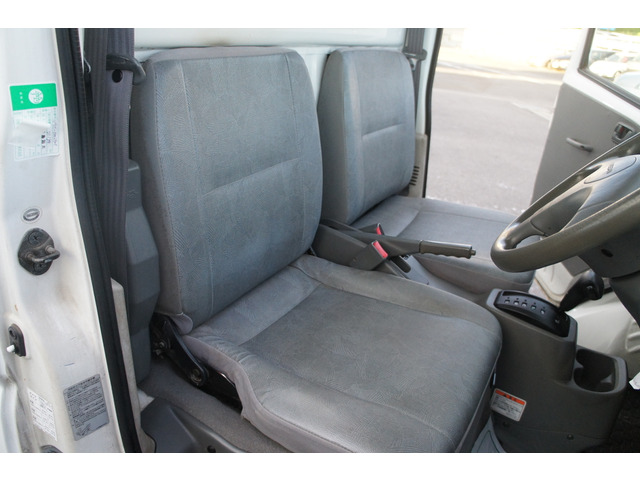 全国納車させて頂きます。遠方のお客様も是非お問い合わせください。格安陸送でご案内させて頂いてます。引き取りに店頭納車可能