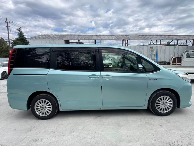 ノア1.8 ハイブリッド X